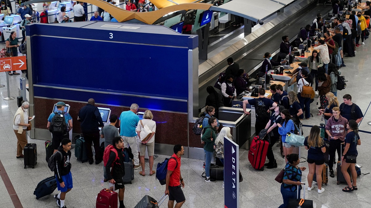 5000 flights cancelled at 40 us airports government work has come to a complete standstill due to the shutdown