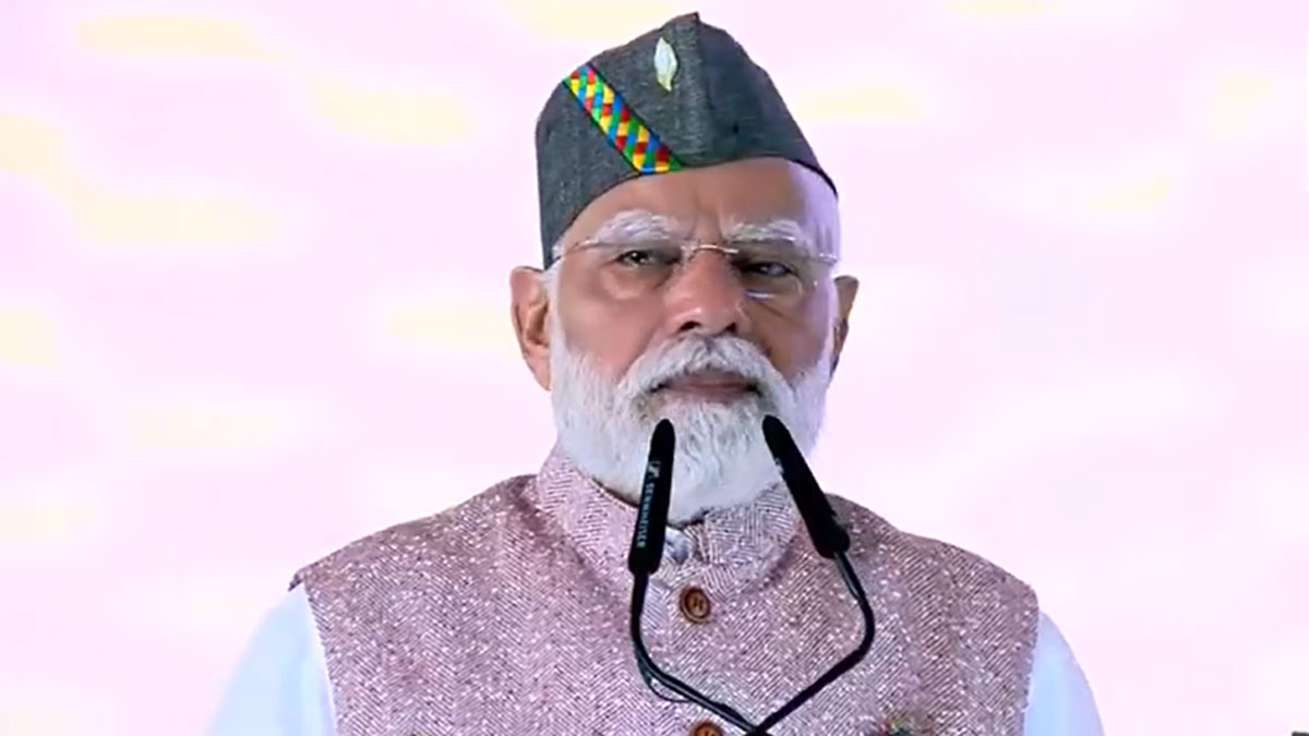 pm modi in dehradun pm seen in pahari cap speech main points