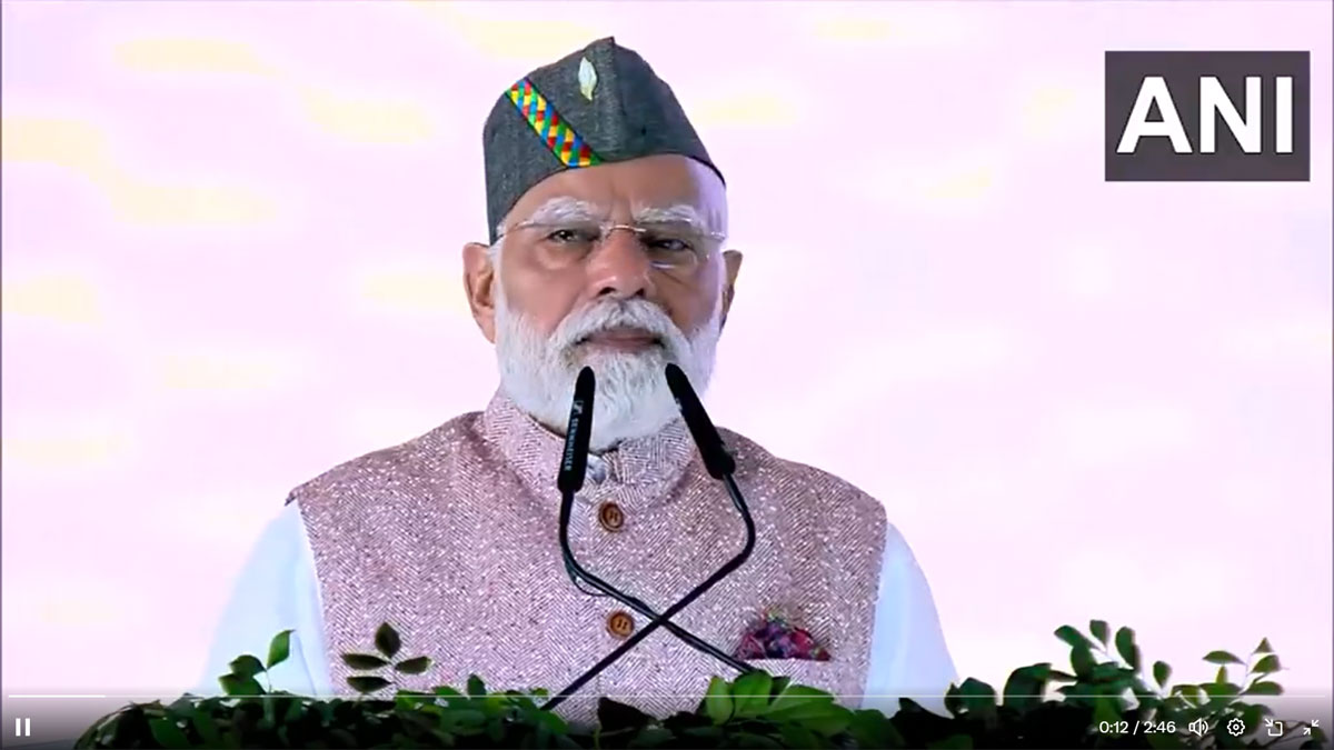 pm modi in dehradun pm seen in pahari cap speech main points