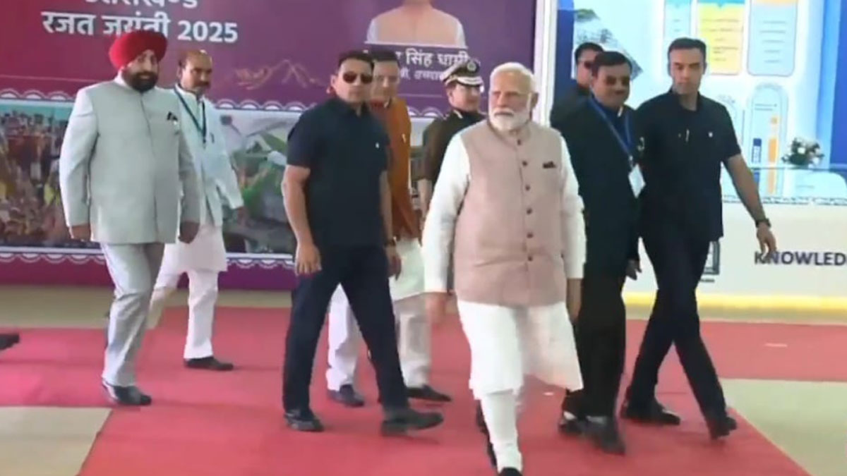 pm modi in dehradun uttarakhand kiwi man bhawan singh koranga participated in dialogue