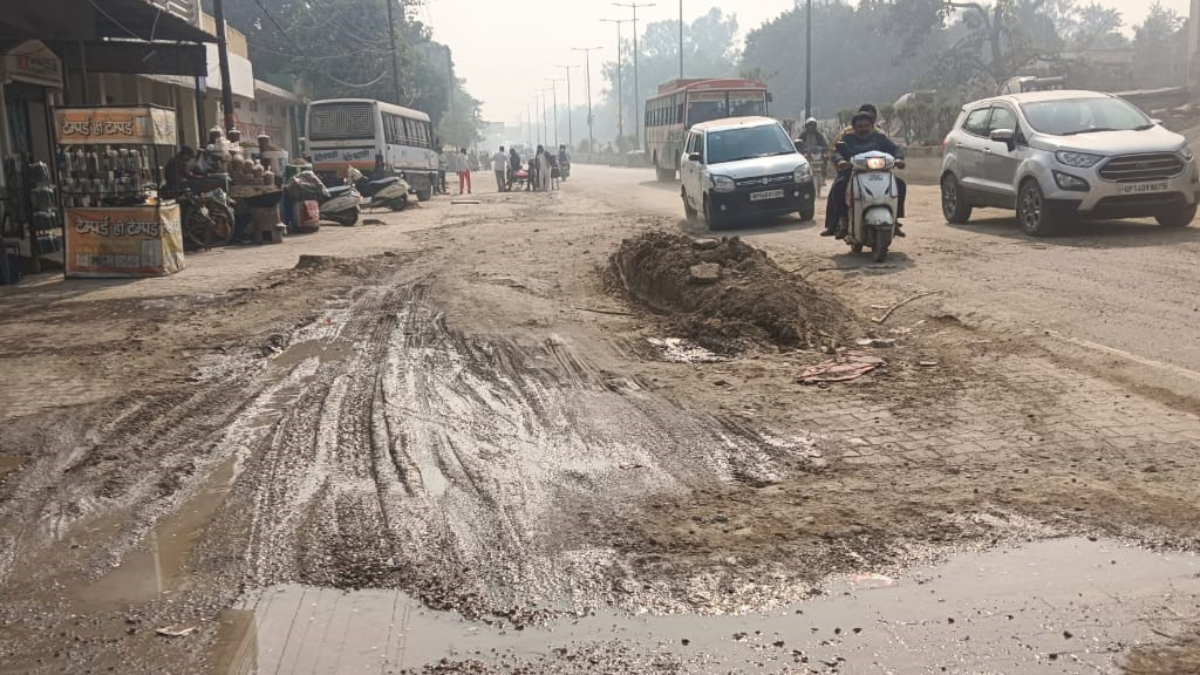 modinagar rob construction broken roads traffic jams cause public outrage