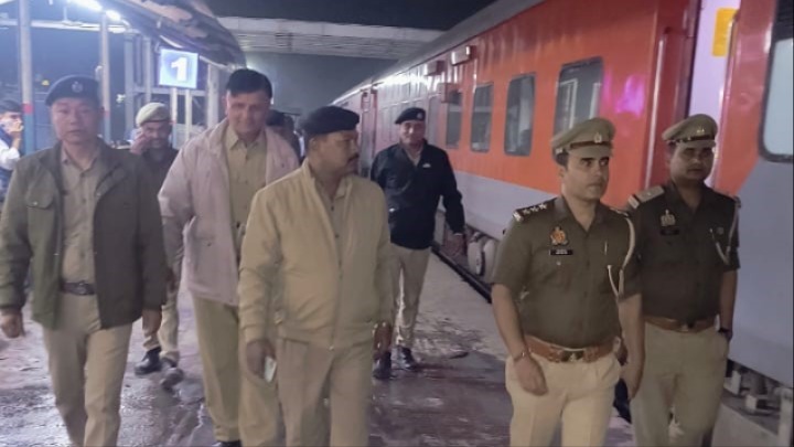 delhi blast aftermath sambhal police increase security rpfgrp alert in chandausi