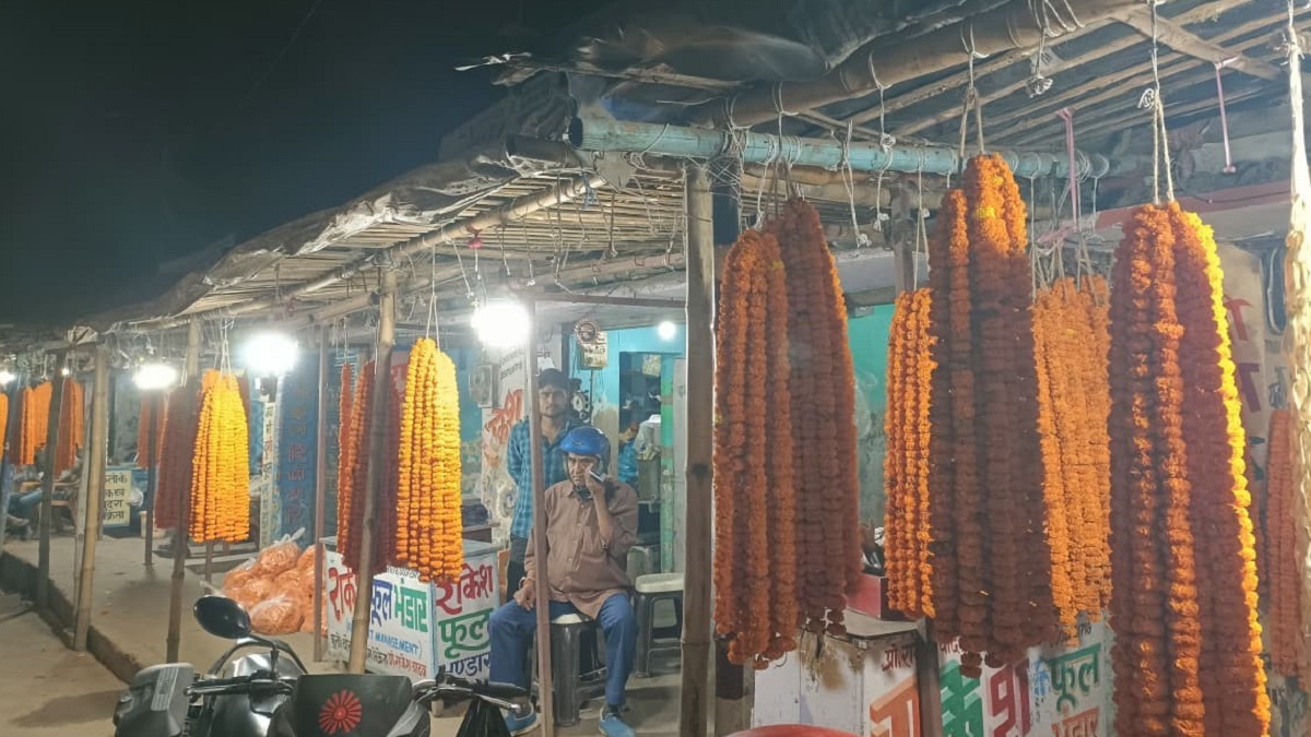 bihar assembly election 2025 supporters are booking flowers to garland the winning candidate in darbhanga