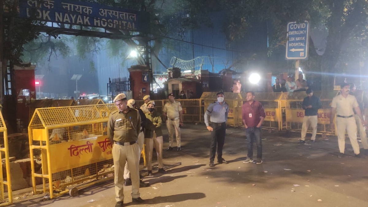 delhi blast chaos and despair at lnjp hospital after explosion
