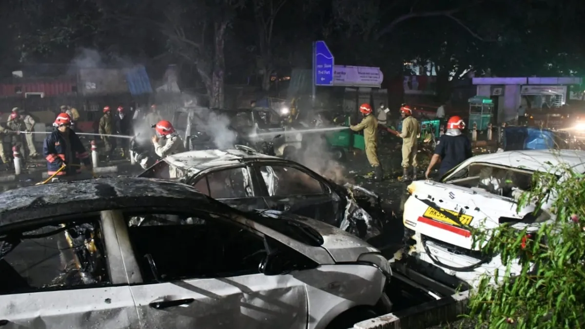 Delhi Blast: 'धमाके से कान सुन्न हो गया, फिर 2 मिनट बाद...'; यासीन ने जो देखा उससे कांप उठेगी रूह!