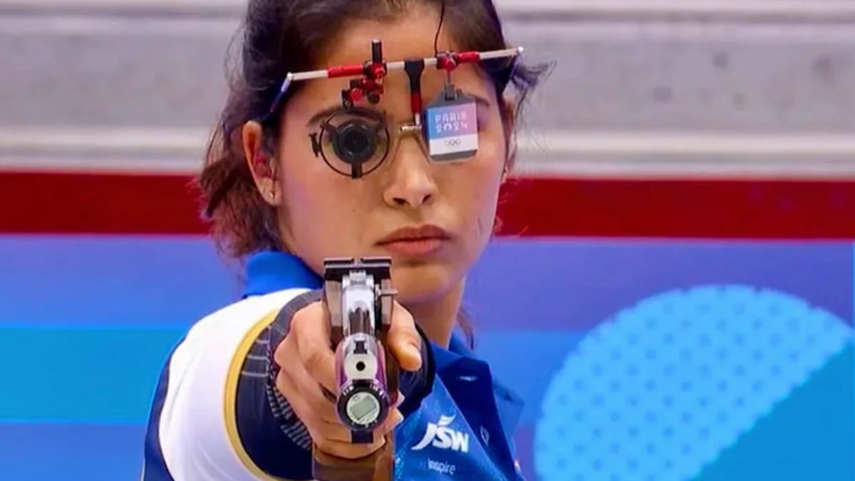 manu bhaker and isha singh missed medal in issf world championship