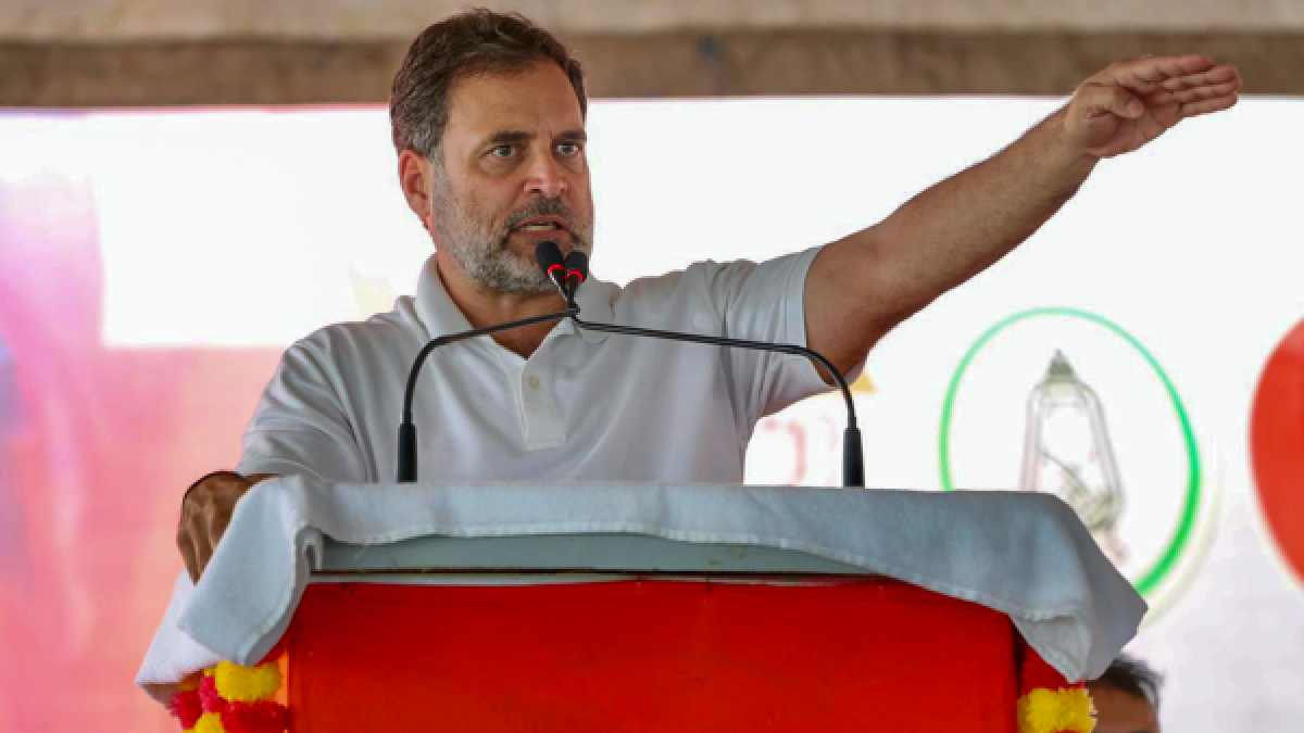 rahul gandhi criticized delhi government over india gate protest for air pollution