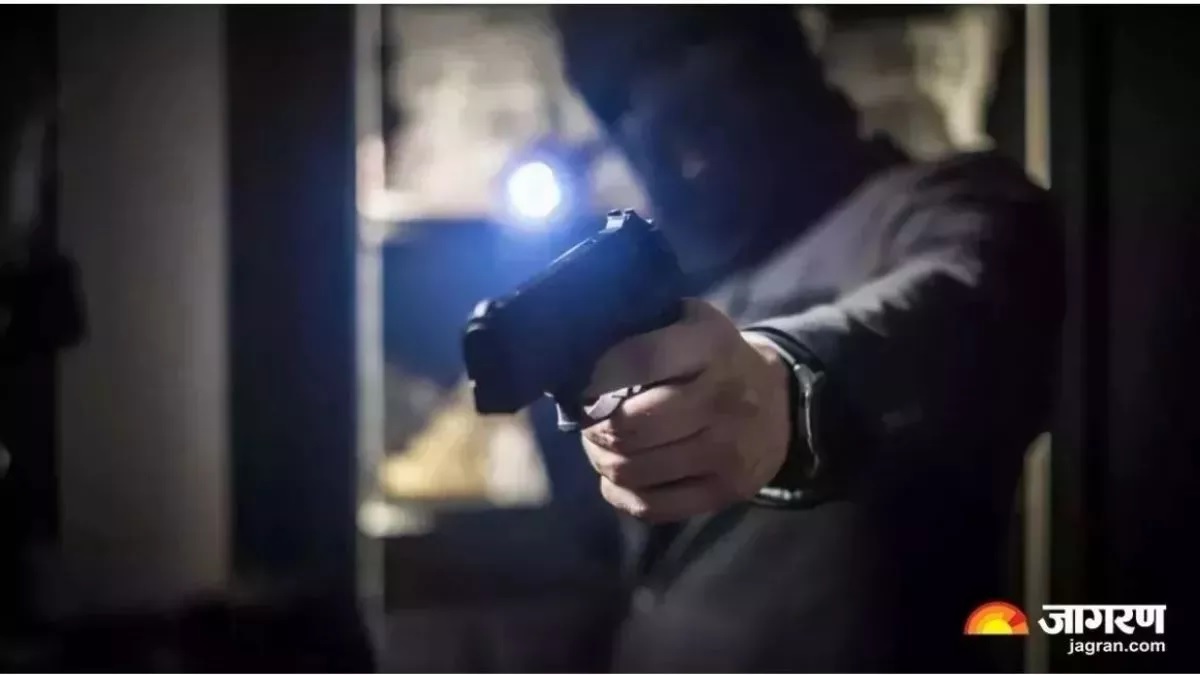 neighbour threatened doctor at gunpoint in roorkee