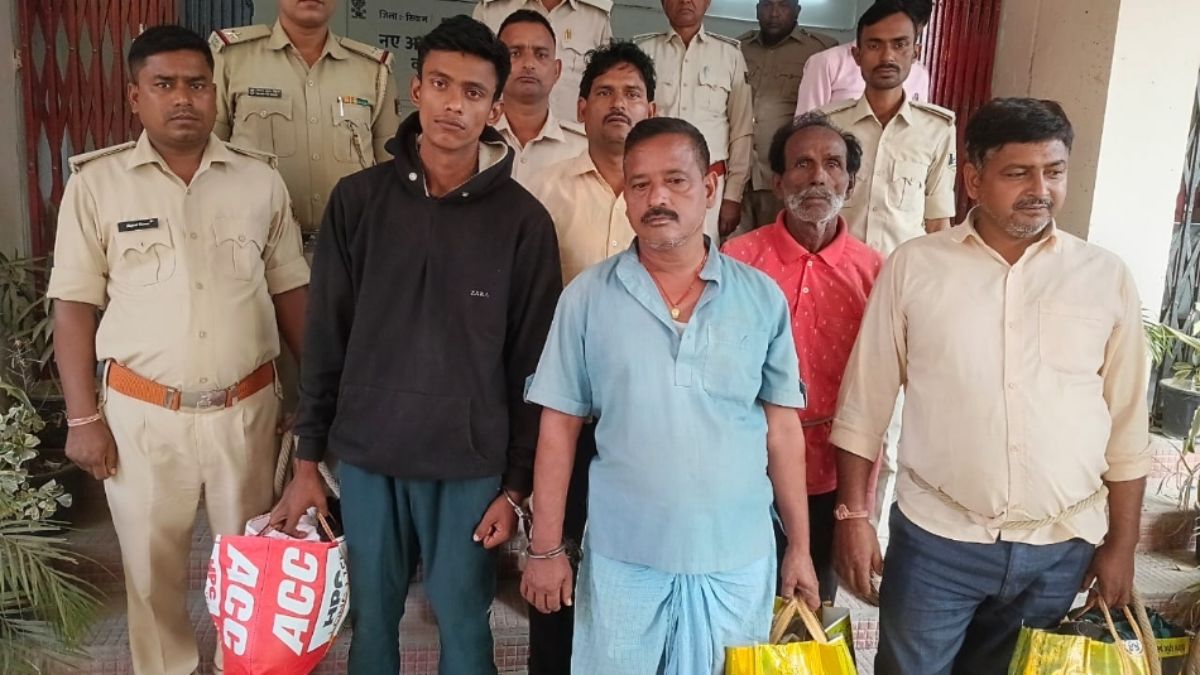 siwan news animal smuggling busted 5 arrested