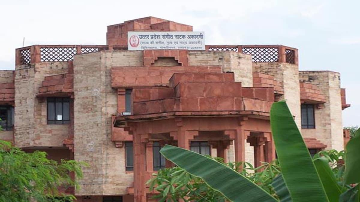 up sna to motivate students will provide rs 3000 per month scholarship