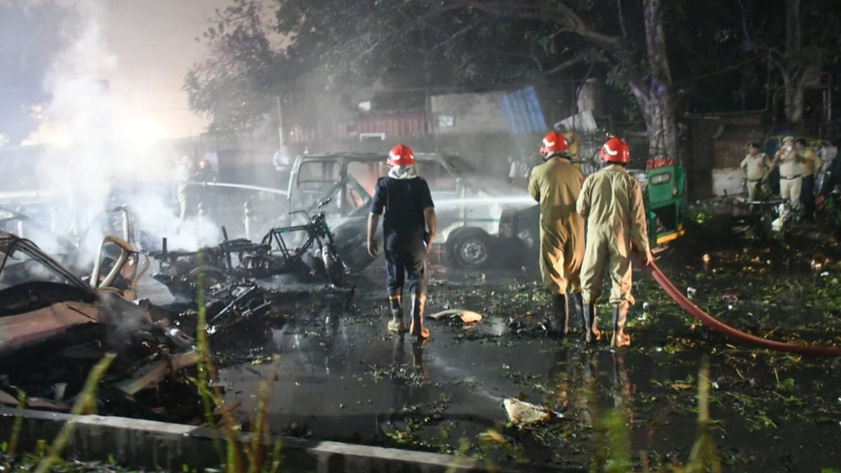 haryana on high alert after delhi blasts lal quila vehicles searched at border cm nayab saini government issues guidelines