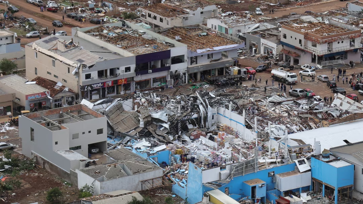 deadly tornado in brazil 6 dead hundreds injured