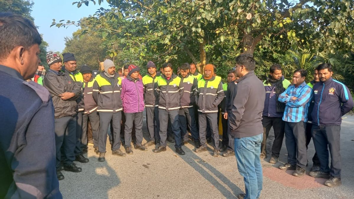 mpl security staff on indefinite strike over allowance demands