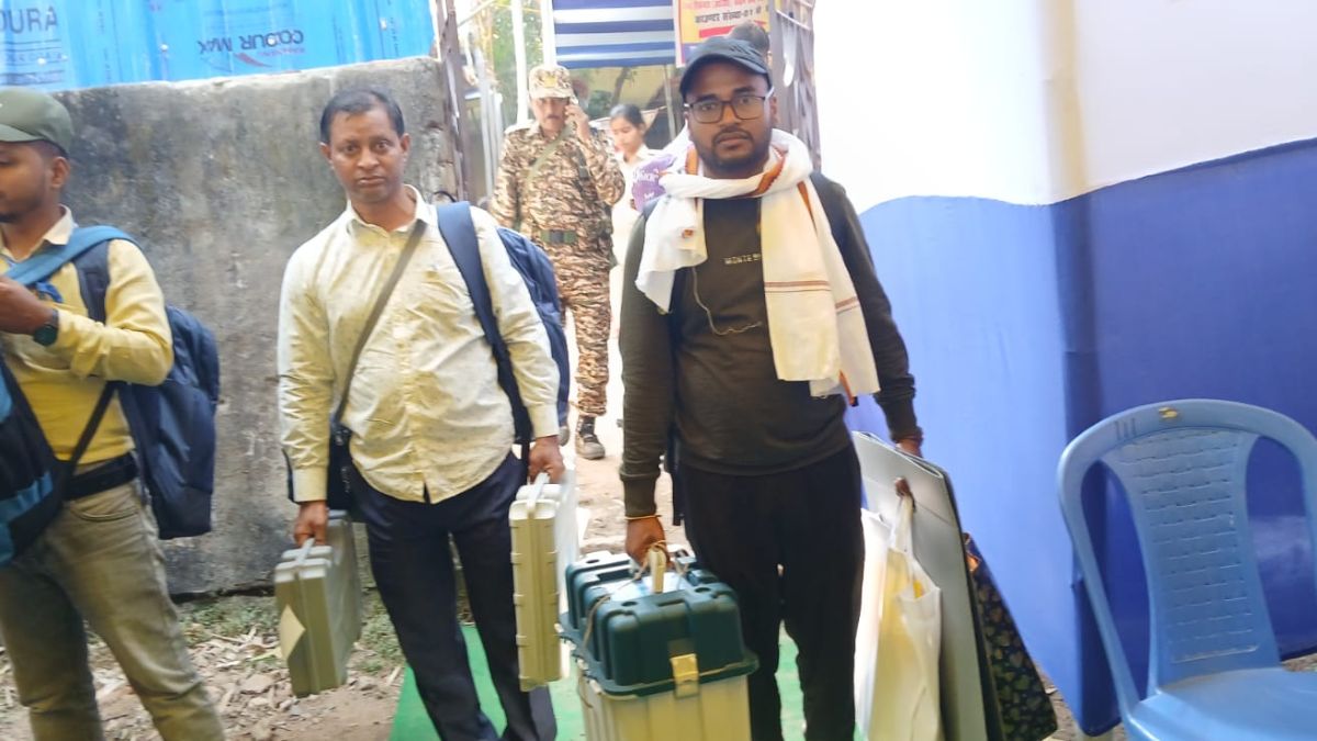 jamui elections more than 12 lakh voters to decide fate of 41 candidates