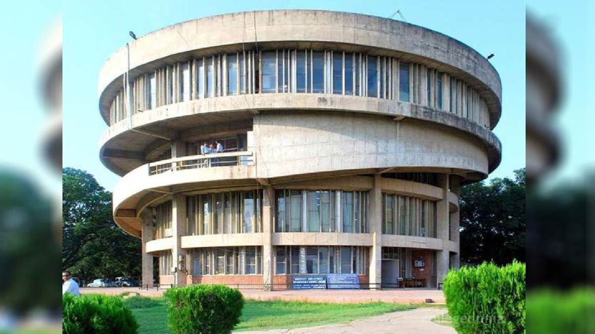 farmers to lay siege to punjab university today threaten chandigarh shutdown if stopped