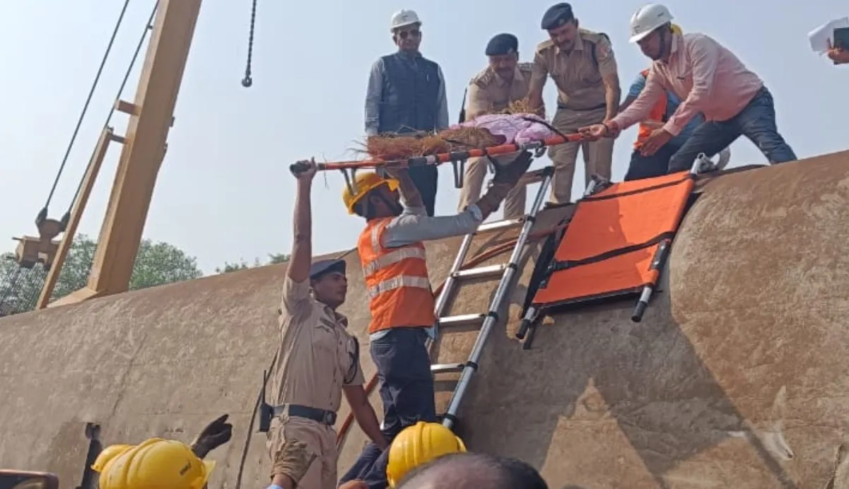 पीडीडीयू जंक्शन यार्ड में मॉकड्रिल के बाद रेल दुर्घटना से निपटने की जांची गई तैयारी
