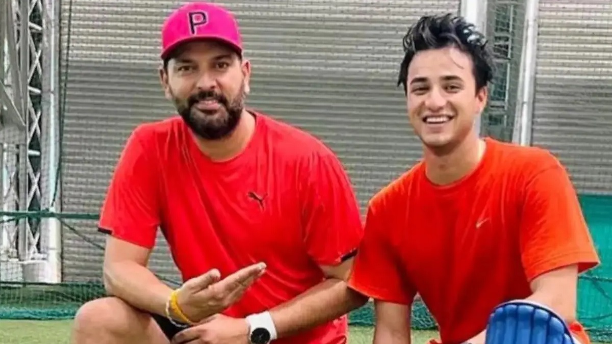 yuvraj singh hilarious revealation about abhishek sharma says he loves his bat most