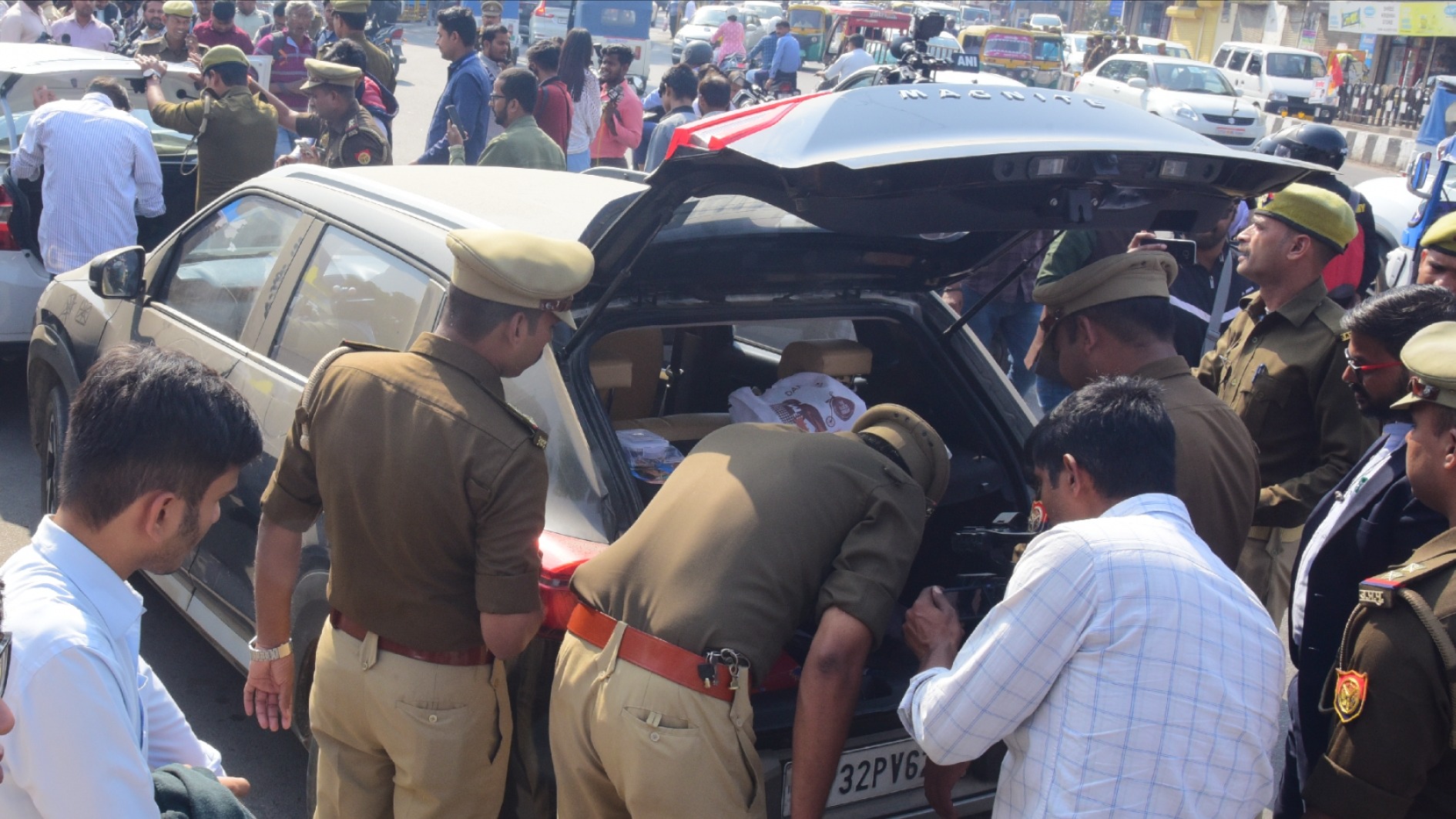 delhi blast aftermath raids in saharanpur and nepal border high alert