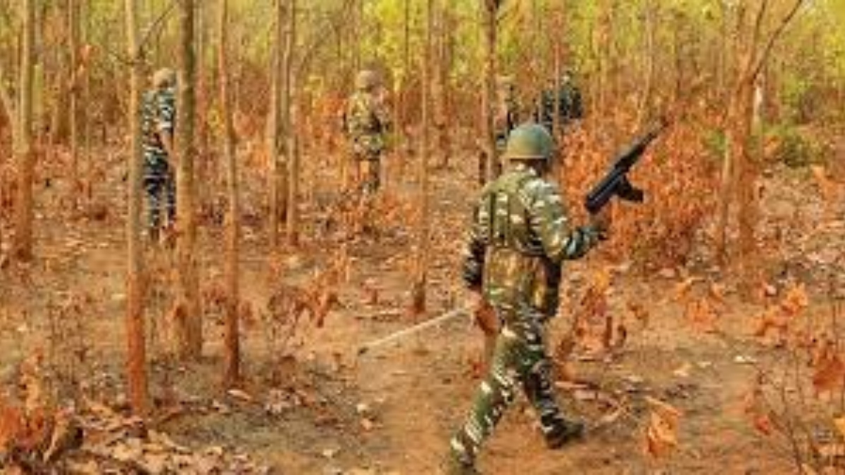 chhattisgarh forest security personnel naxalites exchange fire
