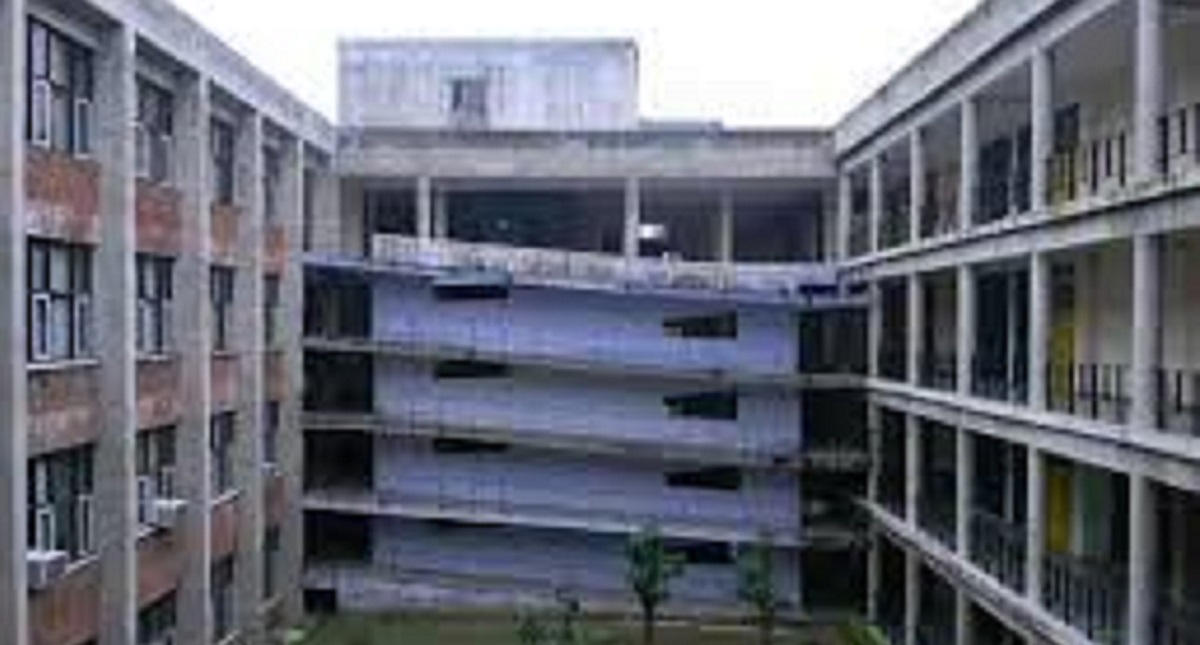 fire at engineering college girls hostel in chandigarh sector 26