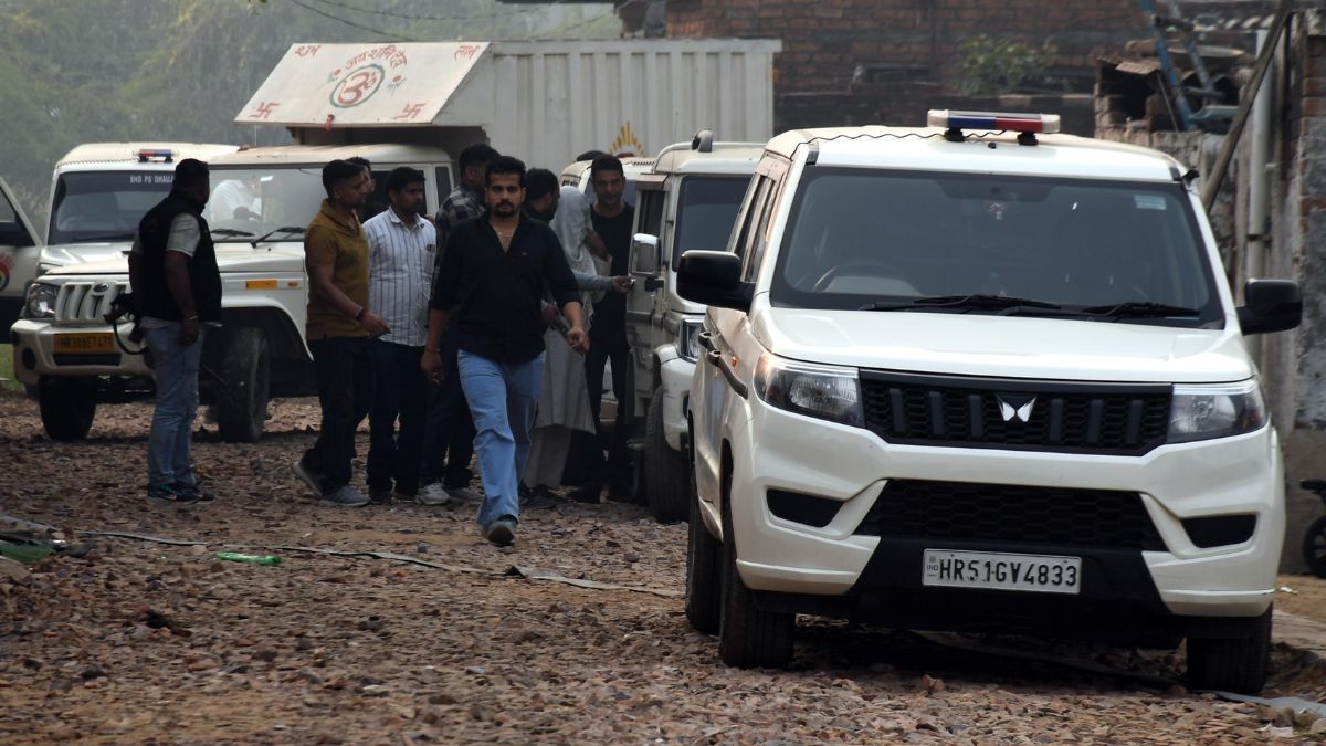 faridabad explosives found at doctors clinic two detained