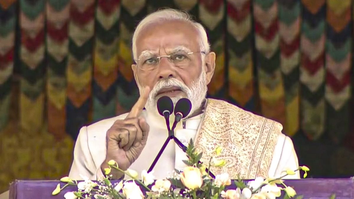 pm modi on delhi blast distressed vows justice for attack know detail