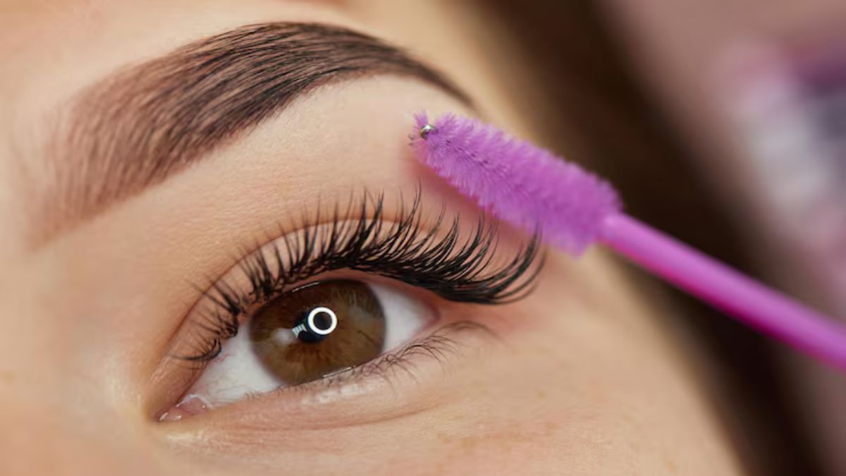 8 natural remedies for longer thicker eyelashes mascara free