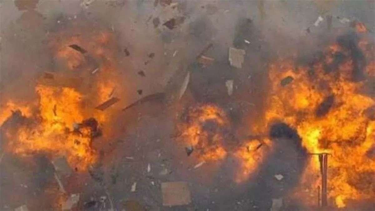 pakistan ied blast in khyber pakhtunkhwa 16 security personnel injured