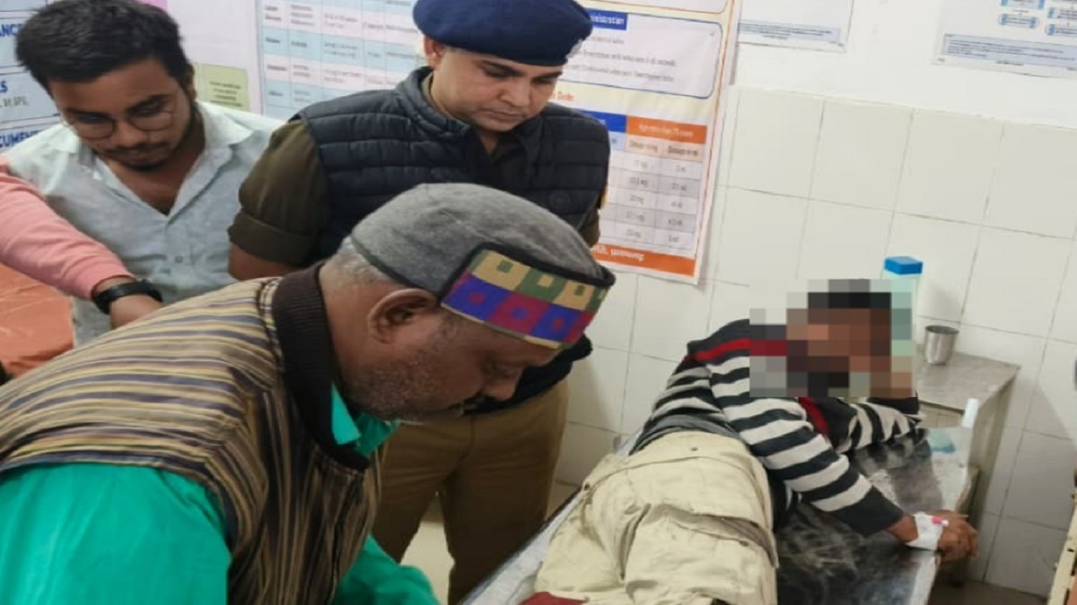 pratapgarh chain snatcher gunshot injured in police encounter accomplice arrested too