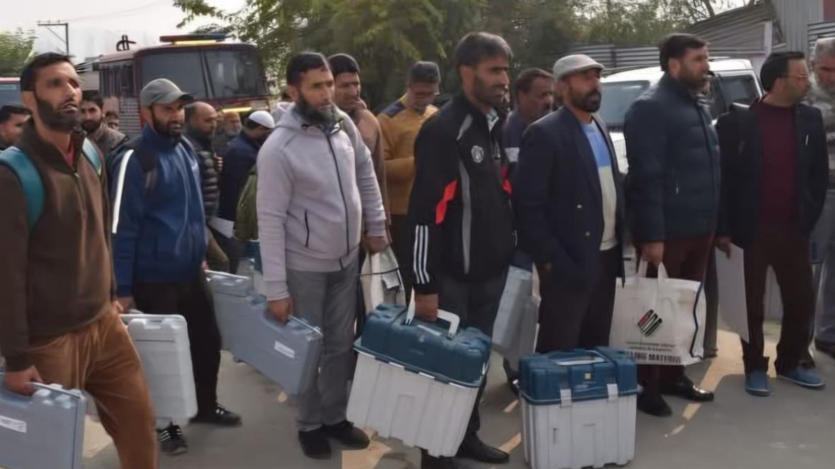 jammu kashmir bdo slaps sdpo during election duty transferred