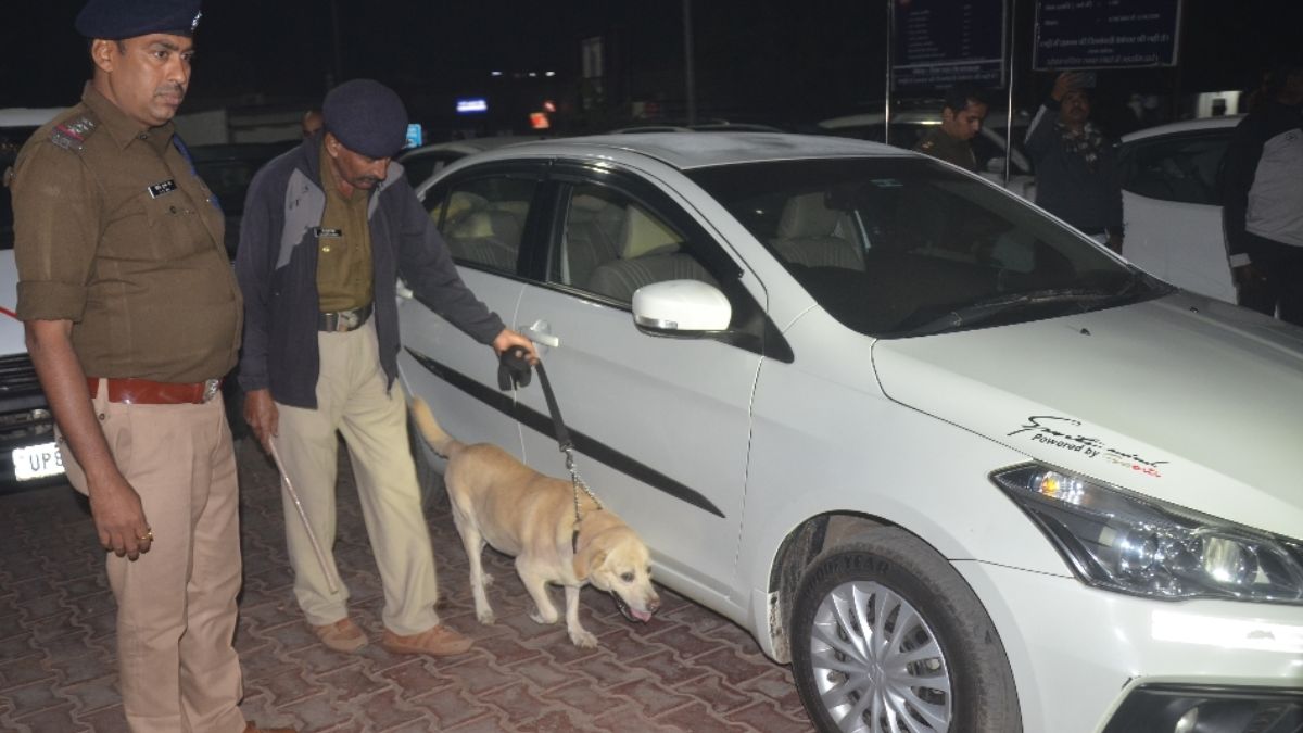 high alert in agra after delhi blast police checking continues throughout the night