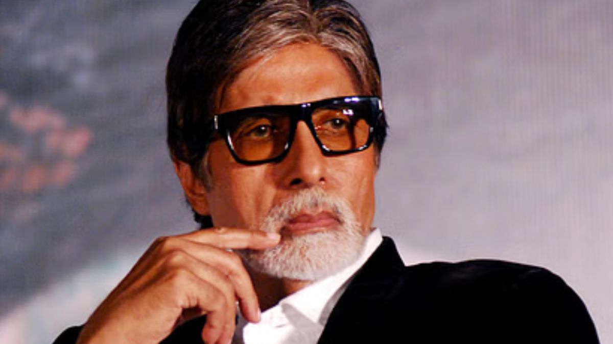 amitabh bachchan post blank tweet in midnight fans assume its for dharmendra