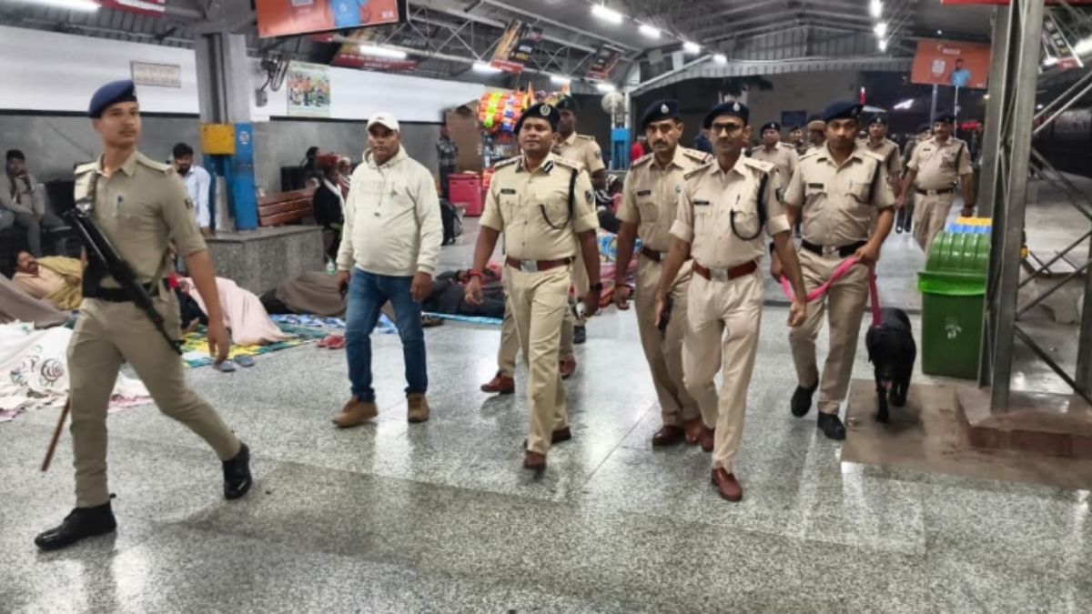 chapra high alert after delhi bomb blast security stepped up