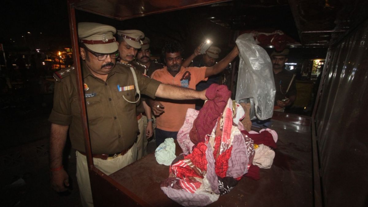 police at every nook and corner in lucknow security tightened outside vidhan bhavan passengers luggage being checked at the station after delhi blast