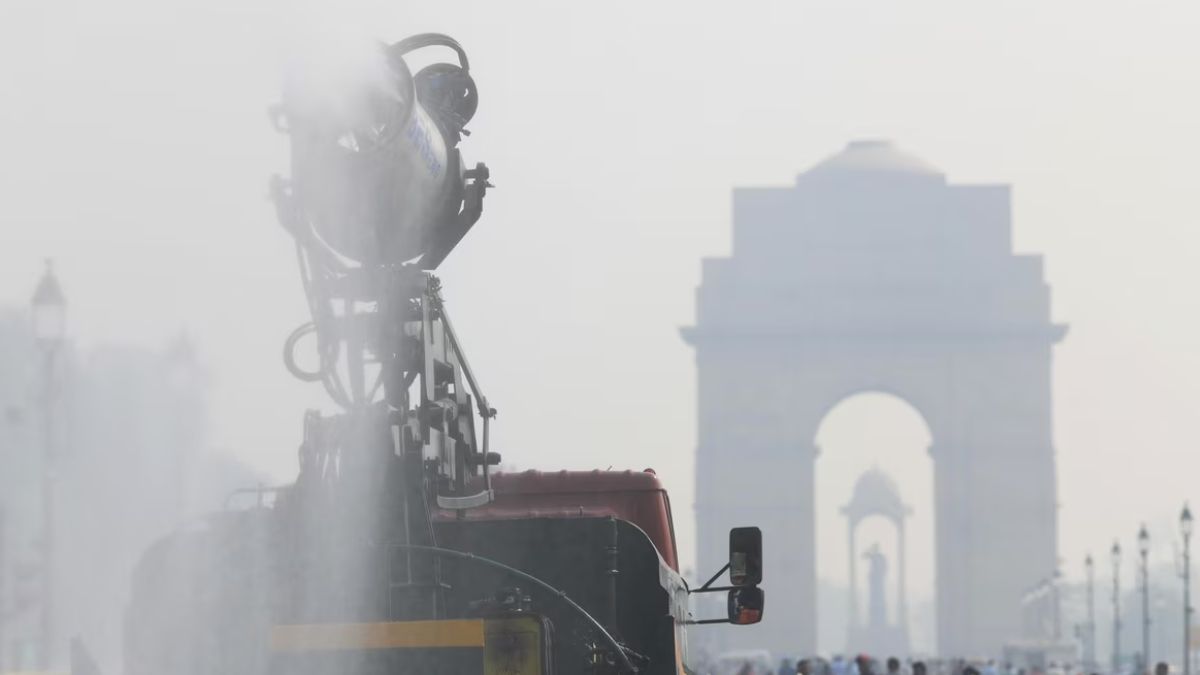 delhi air pollution dustfilled roads worsen air quality