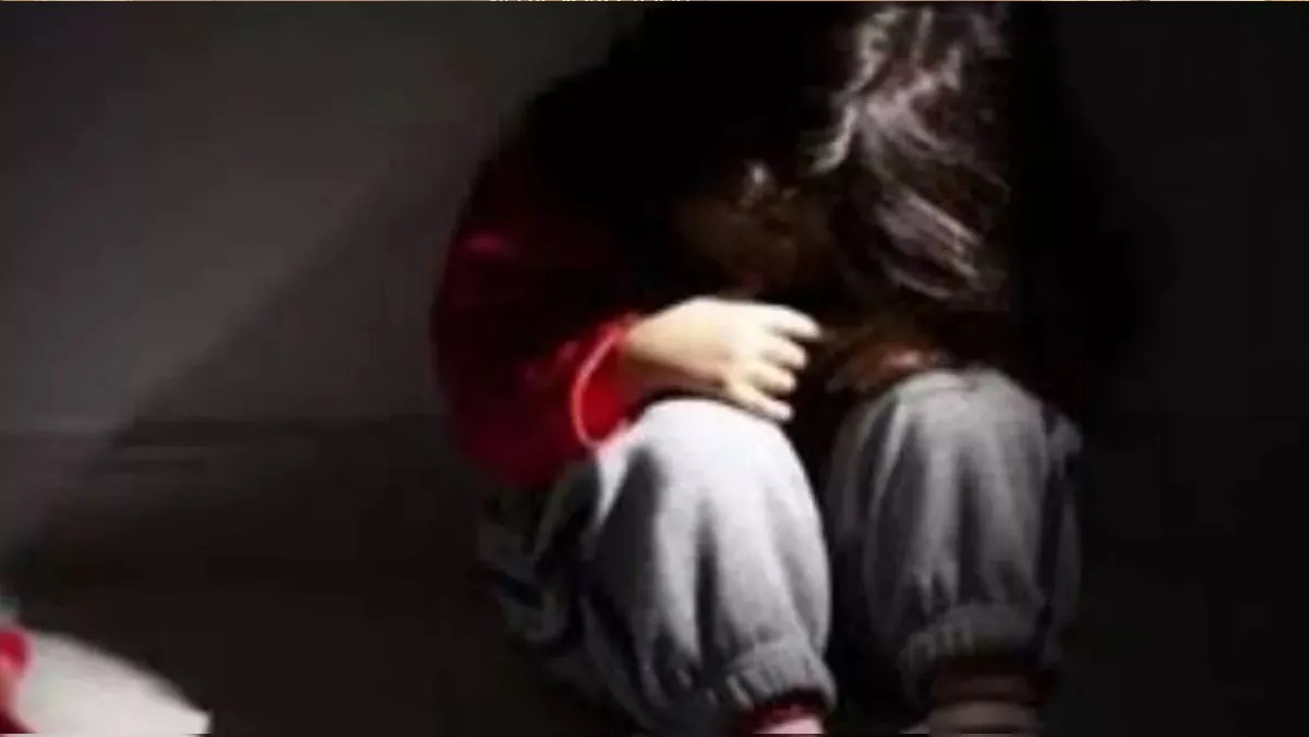 an old man raped a four year old girl in chandauli the accused was arrested