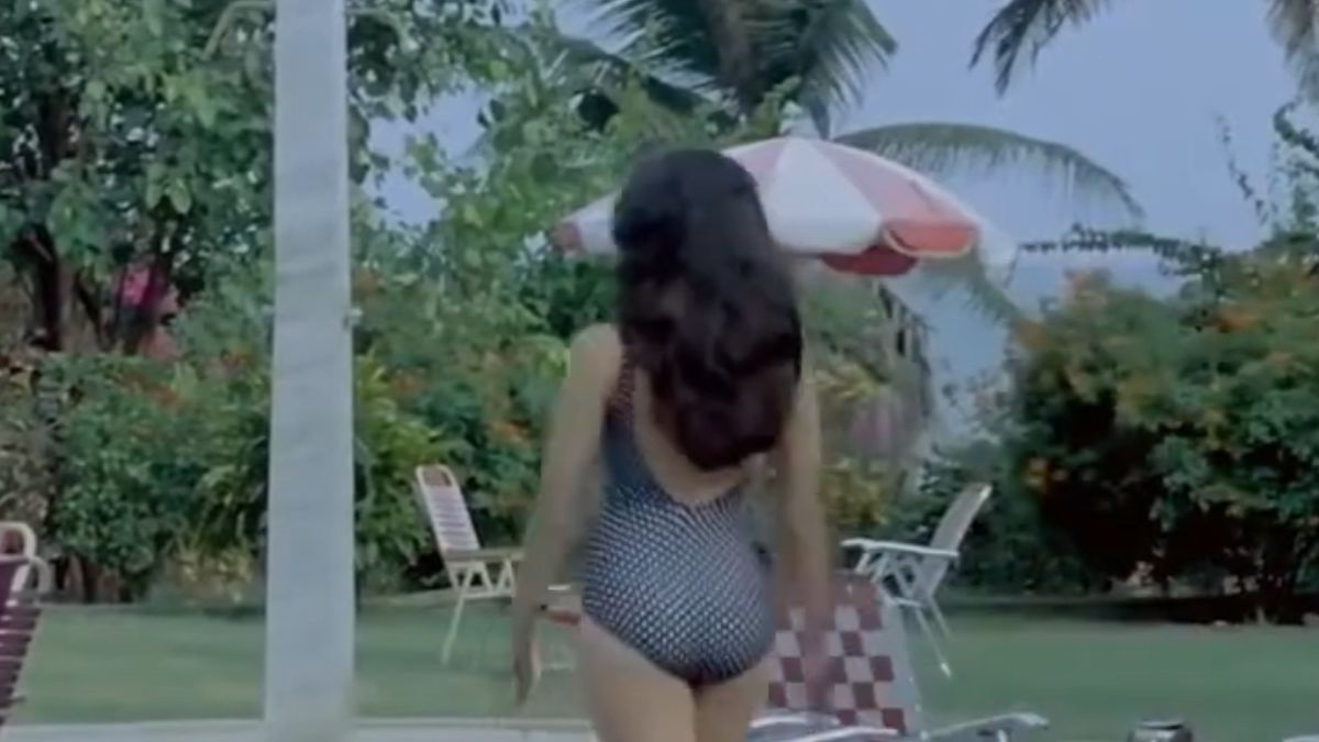 rishi kapoor daughter karisma kapoor wear bikini in debut movie surprise his kapoor family