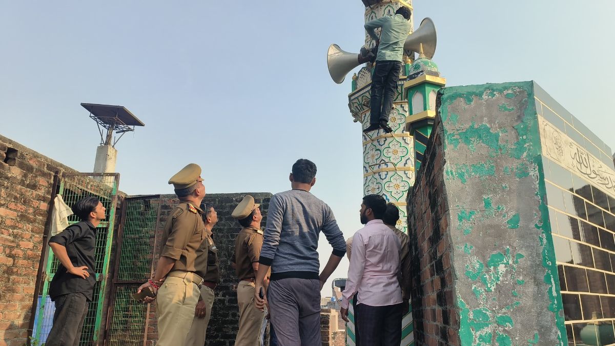 171 sound systems found to be non compliant at religious places kasganj police action
