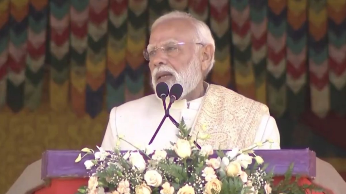 pm modi remembers varanasi in bhutan a proud moment