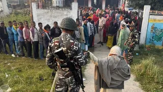 Bihar vidhan sabha chunav 2025 LIVE News Updates। मतदान के लिए कतार में लगे मतदाता। जागरण