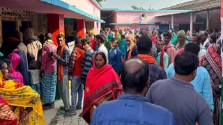 Bihar vidhan sabha chunav 2025 LIVE News Updates कतार में मतदाता। जागरण
