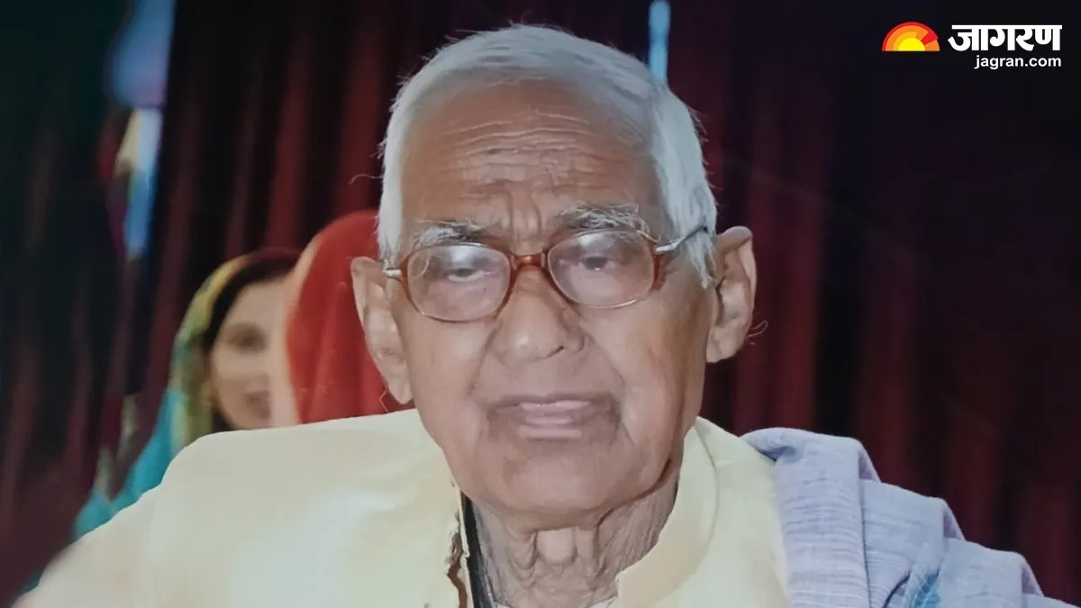 वोटिंग के लिए निकले बुजुर्ग ने बूथ पर पहुंचने से पहले तोड़ा दम, पूरी नहीं हुई आखिरी इच्छा