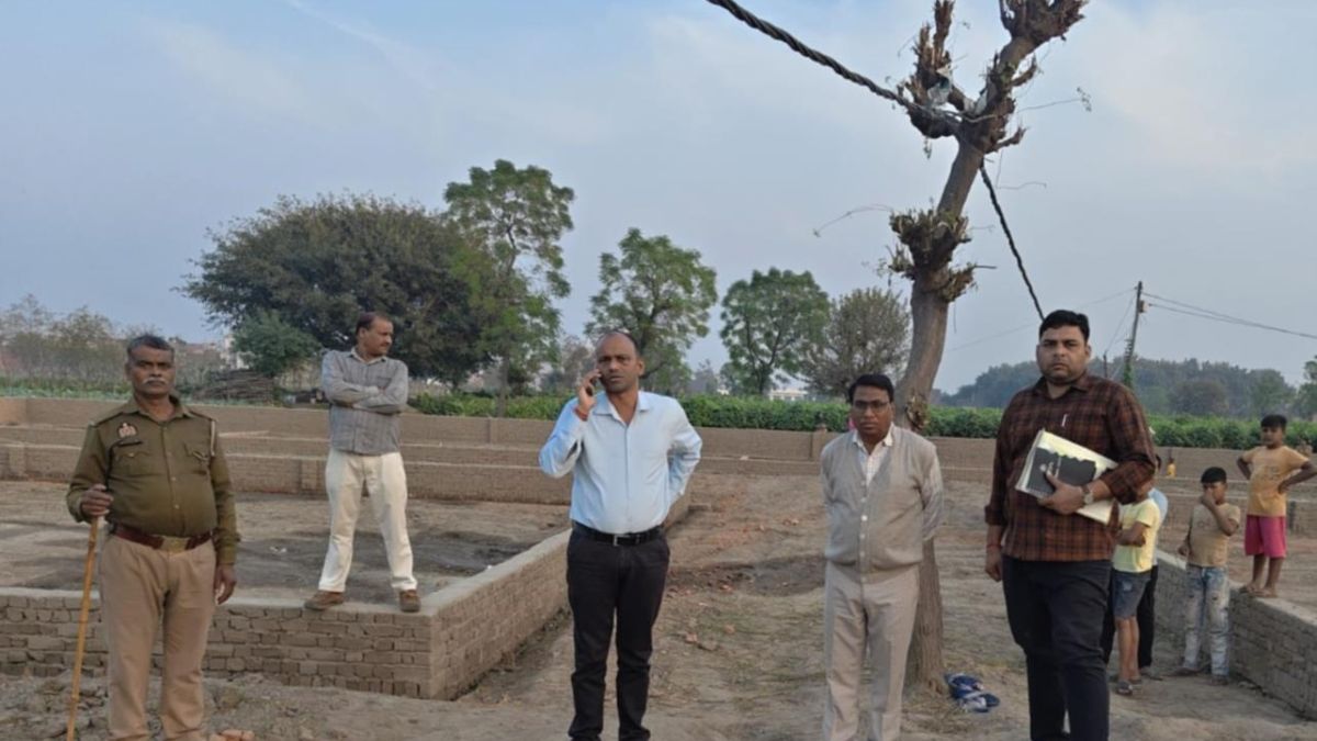amroha administration demolishes 30 bigha illegal plotting