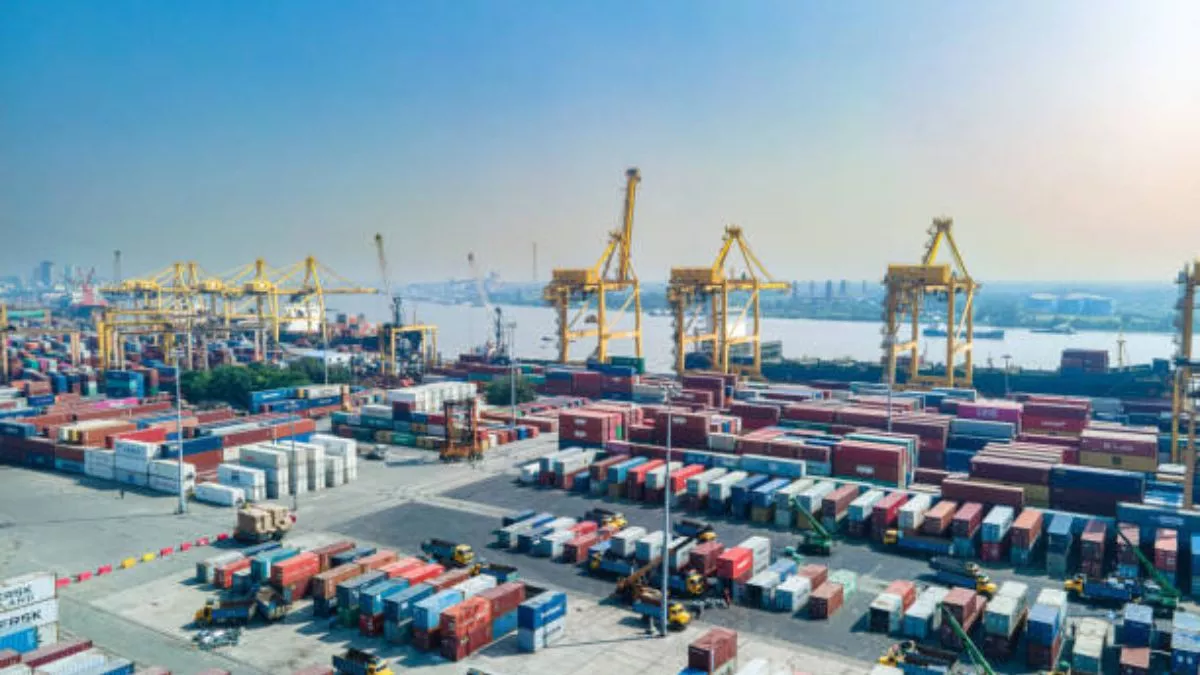 up govt to provide financial aid to exporters for port shipments