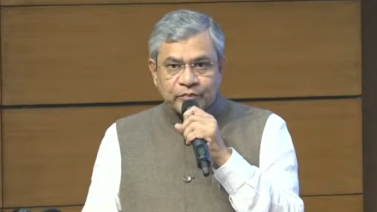 delhi bomb blast cabinet condemns attack reaffirms zero tolerance