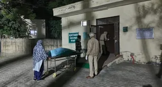 सिविल अस्पताल बरनाला की तीसरी मंजिल की छत पर मिला अज्ञात व्यक्ति का शव (फोटो: जागरण)