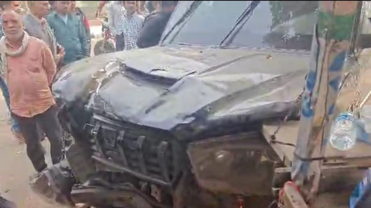 narela accident speeding scorpio hits vehicles 4 injured