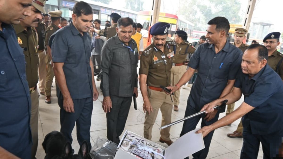 ghaziabad border areas on alert after delhi blast police checks