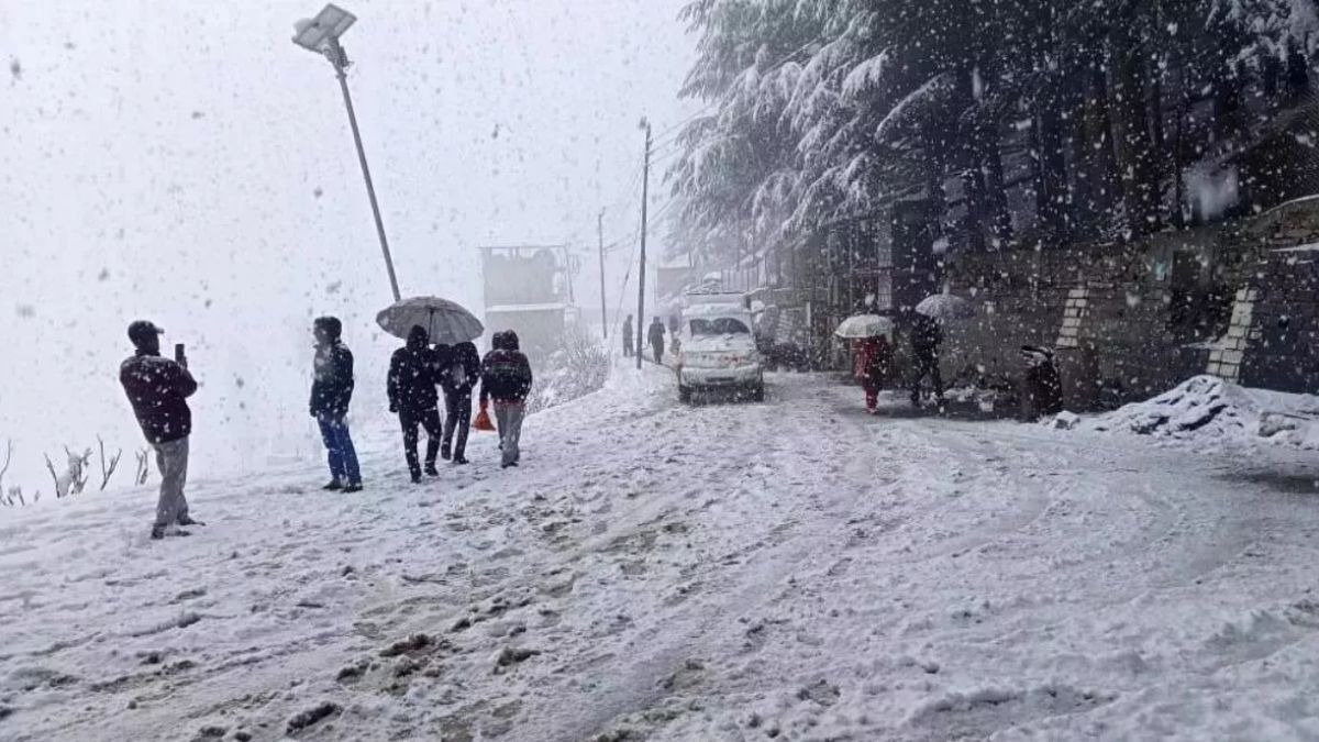 himachal pradesh is experiencing a severe cold snap with temperatures dropping by 4 degrees despite bright sunshine