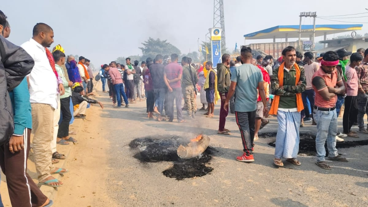 bike rider killed by truck in bhojpur road blocked